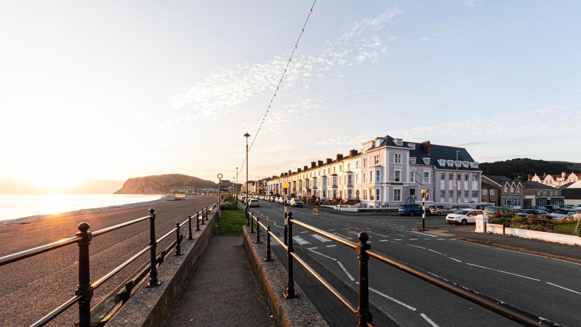 The Manor Hotel Llandudno Buitenkant foto